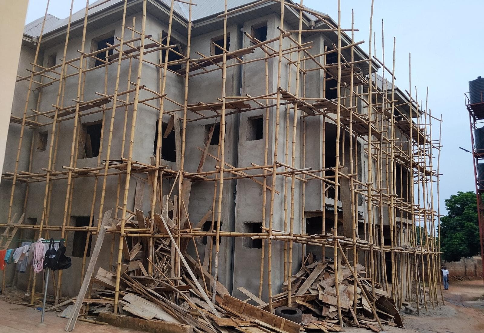 Twin duplex at lintel level