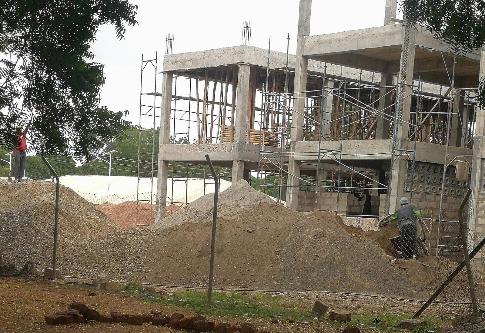 Five-bedroom shell at roof level